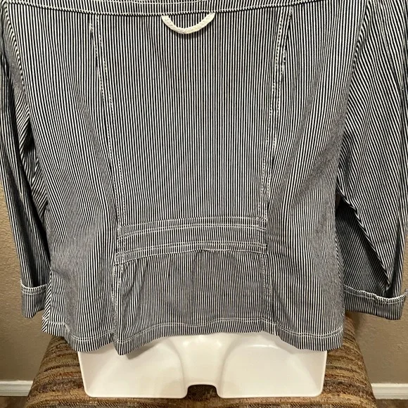 EUC Striped Soft  Denim Jacket w Lace Detail - Picture 5 of 12